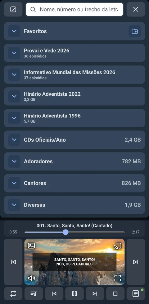 A Biblioteca do app, com as coleções empilhadas: o peso das que ficam no aparelho e a contagem de episódios das séries.